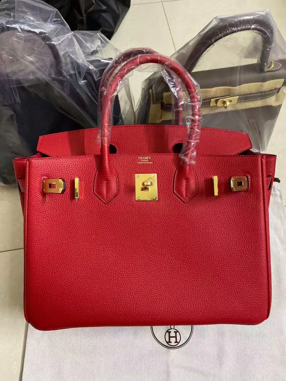 TOGO SEMI HANDMADE BIRKIN 30 CM CASAQUE ROUGE GHW TRUE RED